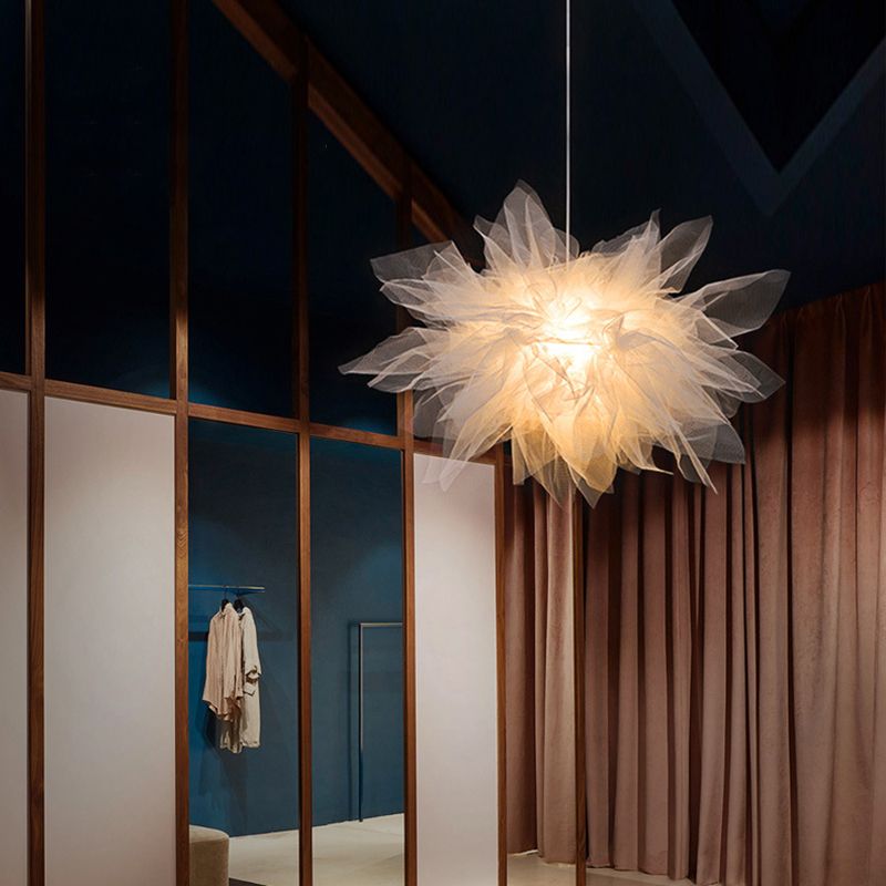 White Organza Fabric Shade Hanging Light Modern Style Single Light Creative Suspension Lamp for Garment Store