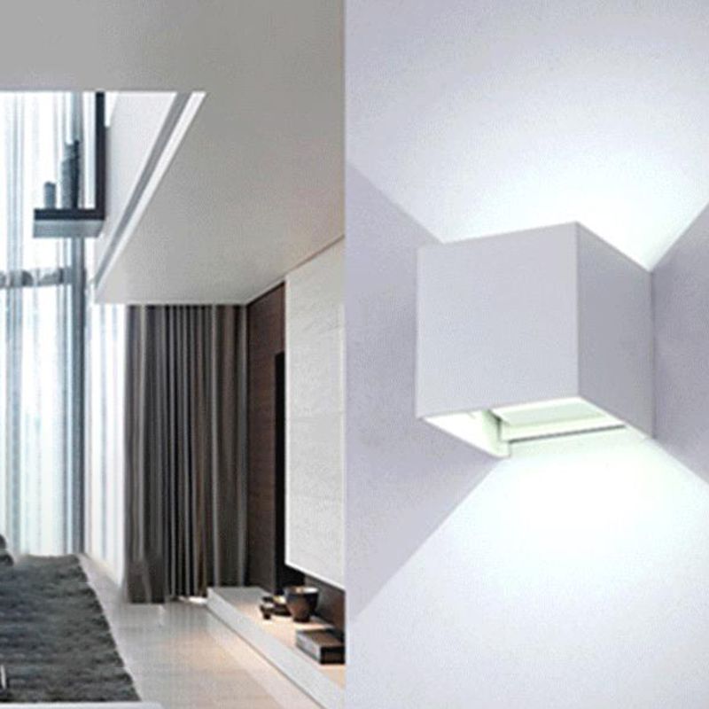 Square Shape Wall Lamp Modern Style Metal 2 Lights Sconce Lamp in Black/White