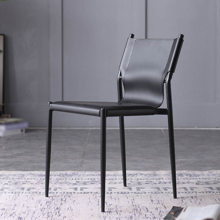 Sillas de comedor de cuero de estilo industrial Sillas laterales de comedor sin brazos con respaldo sólido (juego de 2)