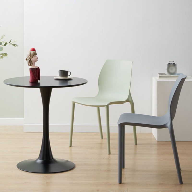 Sedie impilabili in stile moderno sedia da pranzo a bracciole con gambe di plastica per cucina