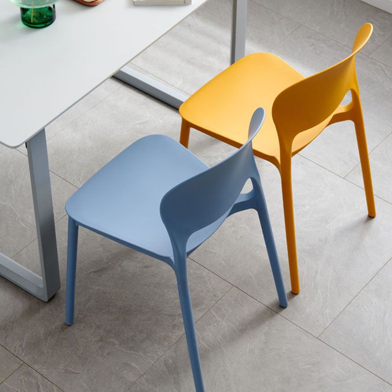 Sillas apilables modernas que cenan las sillas abiertas sin brazos con las piernas plásticas para la cocina