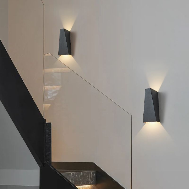 Modern Minimalist Style Geometric Up and Down LED Wall Sconce Metal Wall Light for Stairway
