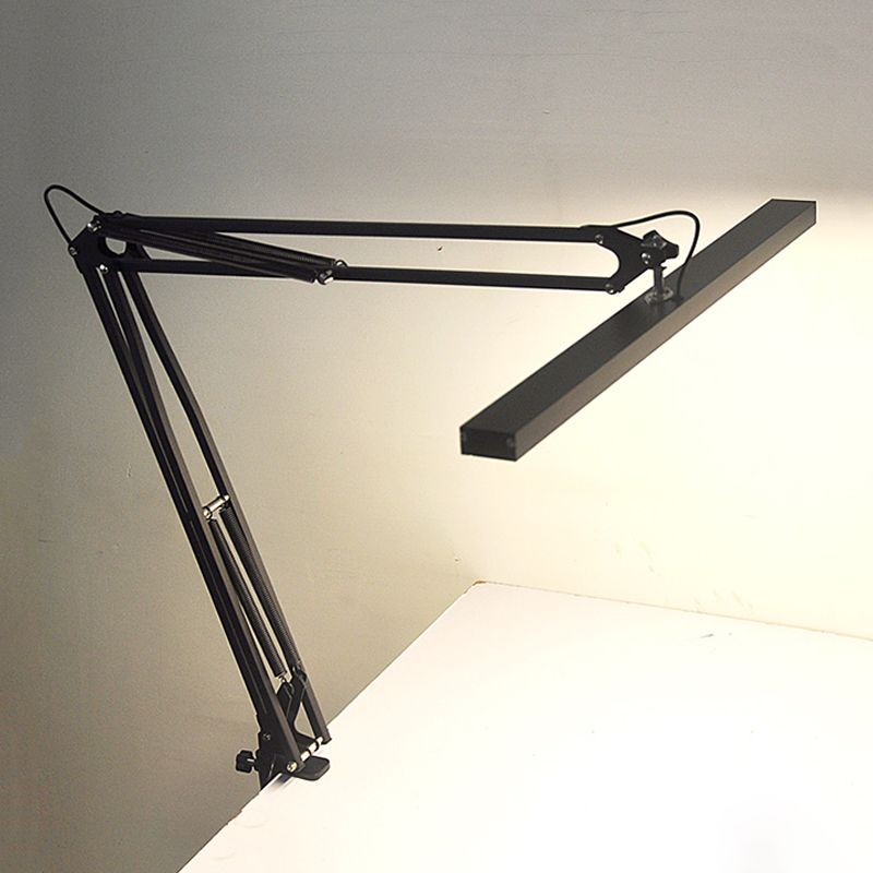 Lineare Nachttischlampe moderne Metal Ein leichter Nachttischlampe in Schwarz