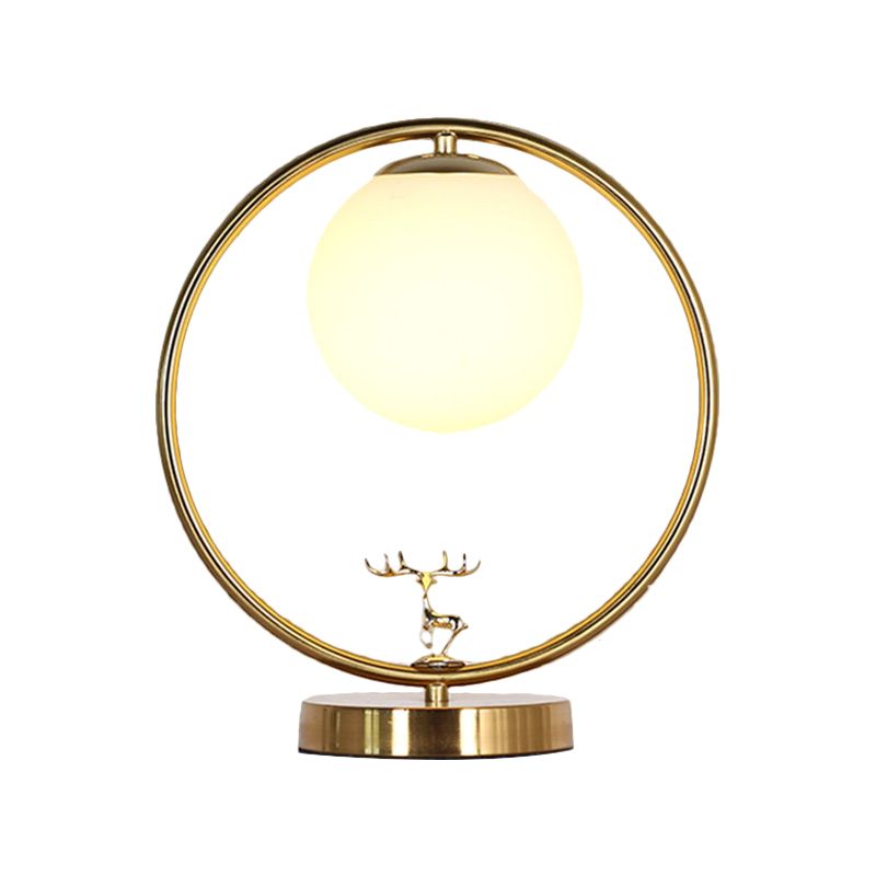 Bola de cama Nightsland Light Glass Opal Glass 1 bomba Lámpara de escritorio de estilo retro con ciervo de metal deco en oro