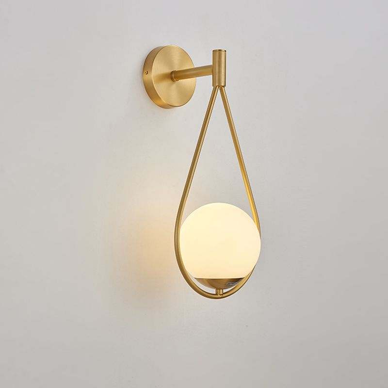 Nordische Wandbeleuchtung GOLD GOLD TREARDROP WALL Leuchtenbeleuchtung mit Glasschatten