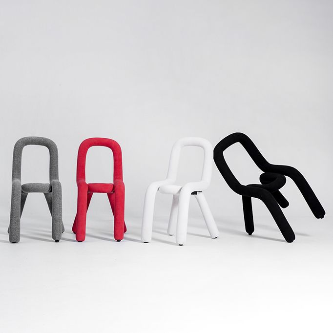 Silla lateral de salón de estilo diseñador de terciopelo, silla de comedor con respaldo abierto y acabado mate