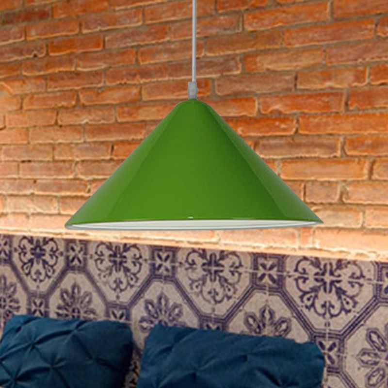 Nordic Cone Hanging Lamp Metal 1 Hell Black/Weiß/Rot anheizt