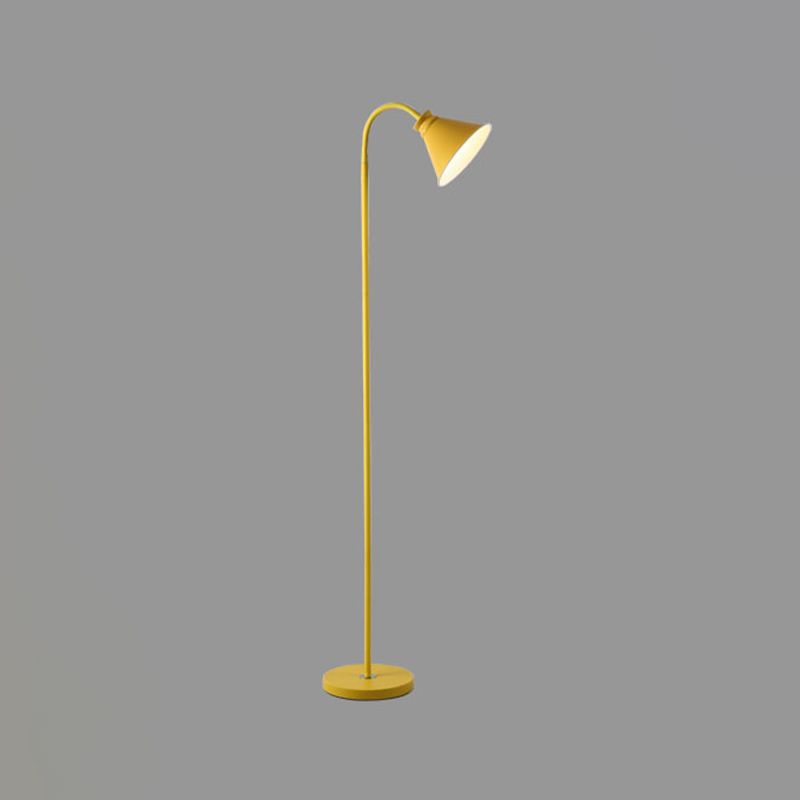 Lampada con pavimento conico di ferro in stile macaron lampada da stand up con braccio flessibile