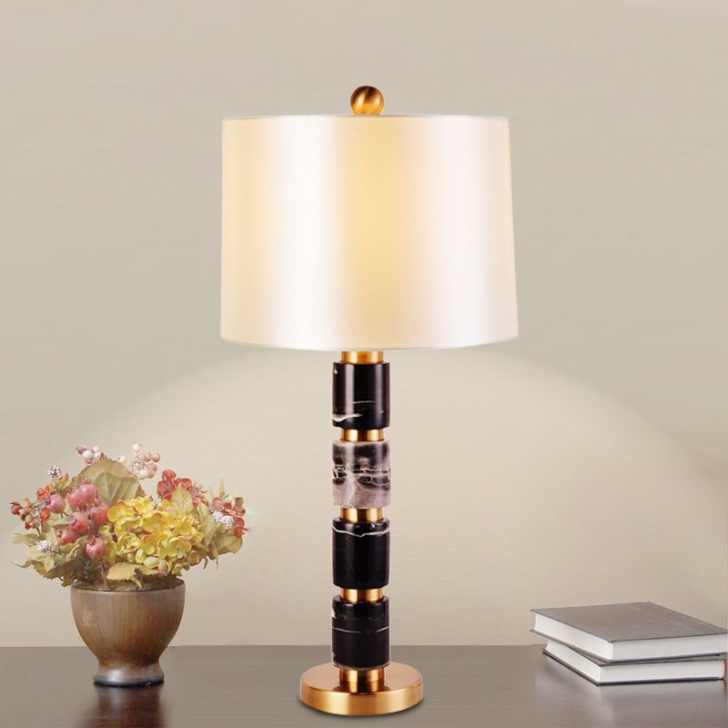 Fassform Nachttischlampe zeitgenössischer Stoff 1 Glühbirne Lesebuch Licht in Weiß
