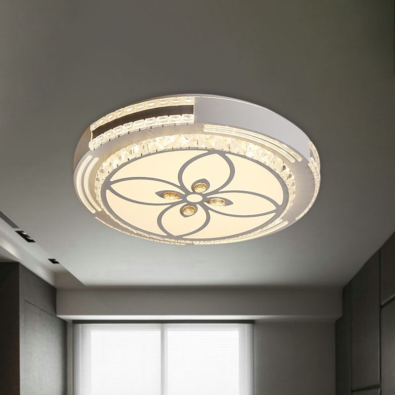 Crystal Block Circle Ceiling Light Modernist LED Flush Mount Lamp with Four-Leaf Clover/Flower Pattern in Chrome