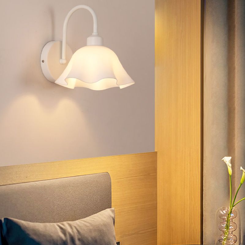 Nordic Style Iron Vanity Light White Geometry Shape Vanity Lamp for Shower Room