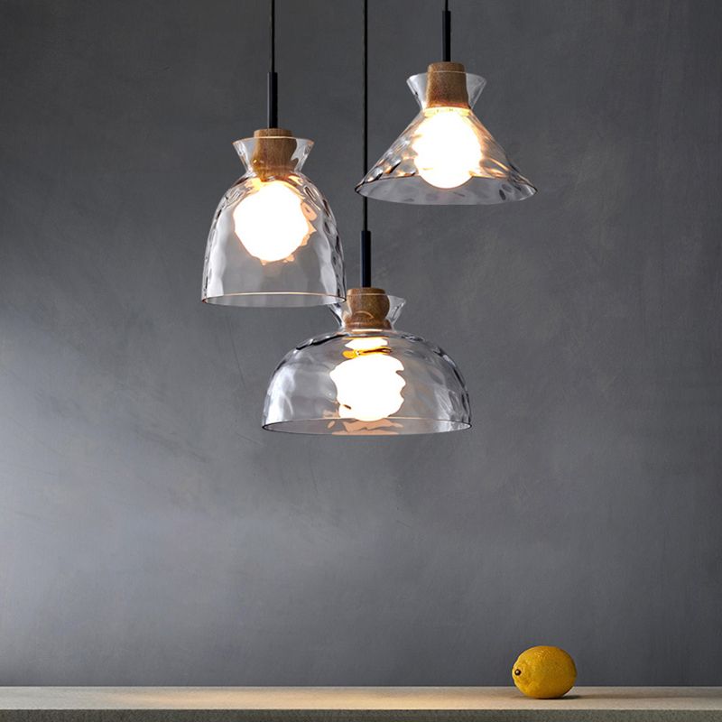 Lampe de suspension noire en verre d'ondulation dans un style artistique moderne en fer forgé