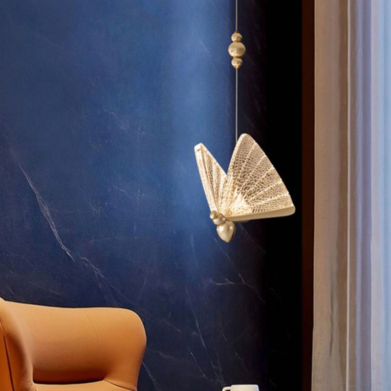Luz colgante de mariposa dorada en estilo creativo moderno de hierro forjado que colgaba con sombra acrílica