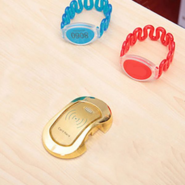 Manufactured Wood Storage Cabinet Contemporary Indoor Cabinet with Hinged Door