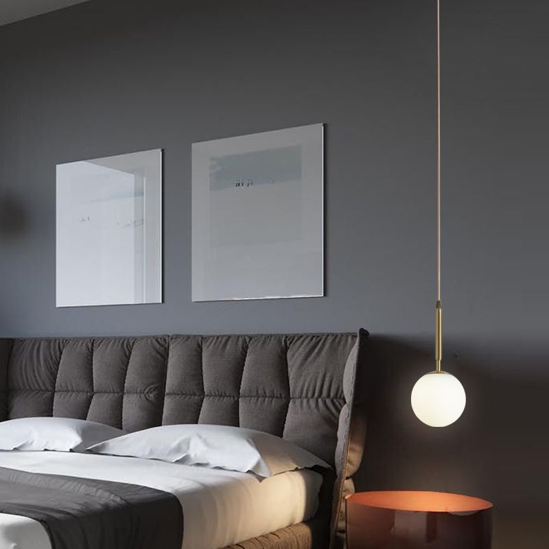 Kreative zeitgenössische Anhängerbeleuchtung mit Glasschatten für Salon -Café -Shop