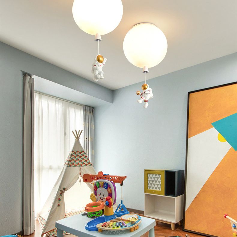Lámpara de techo creativa acrílica con luz de techo empotrada para astronautas de habitación infantil