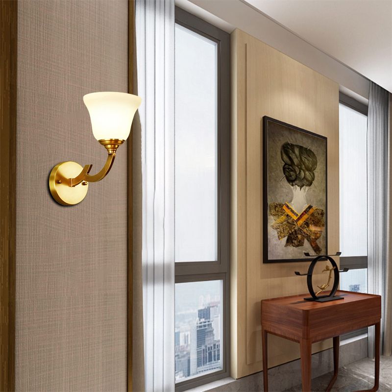 Gold 1 Light Wall Splockure Fixture Colonial Style Glass Bell Shade Murning Light para corredor