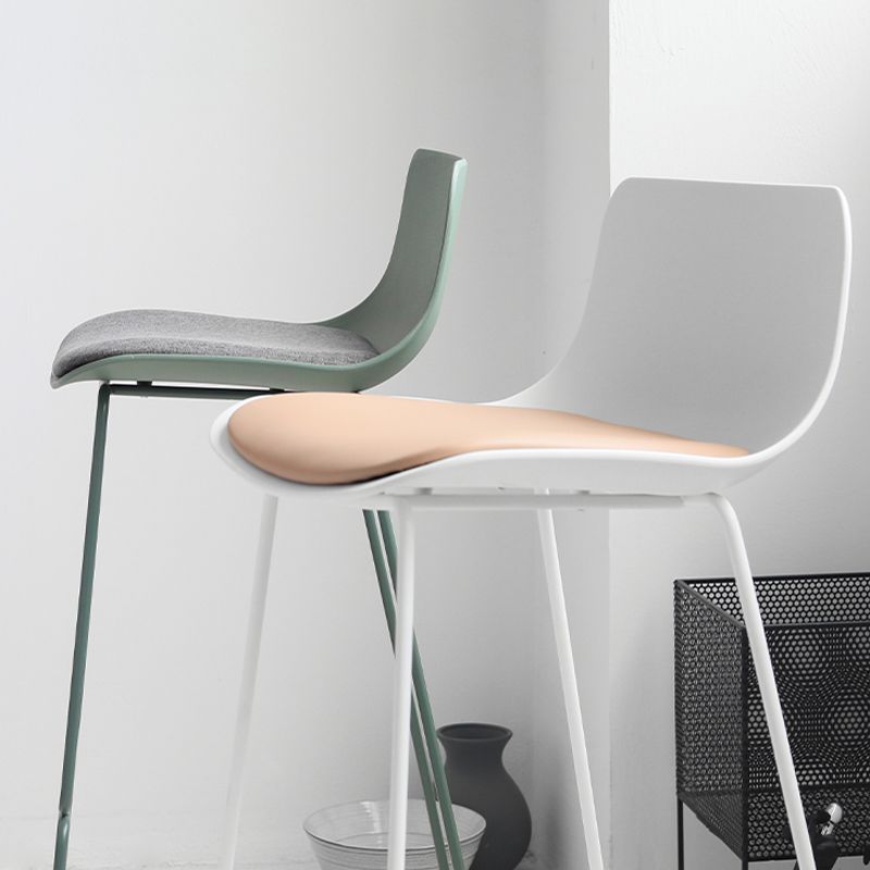 Industrial Indoor Armless Stool Plastic Bar Stool with Upholstered