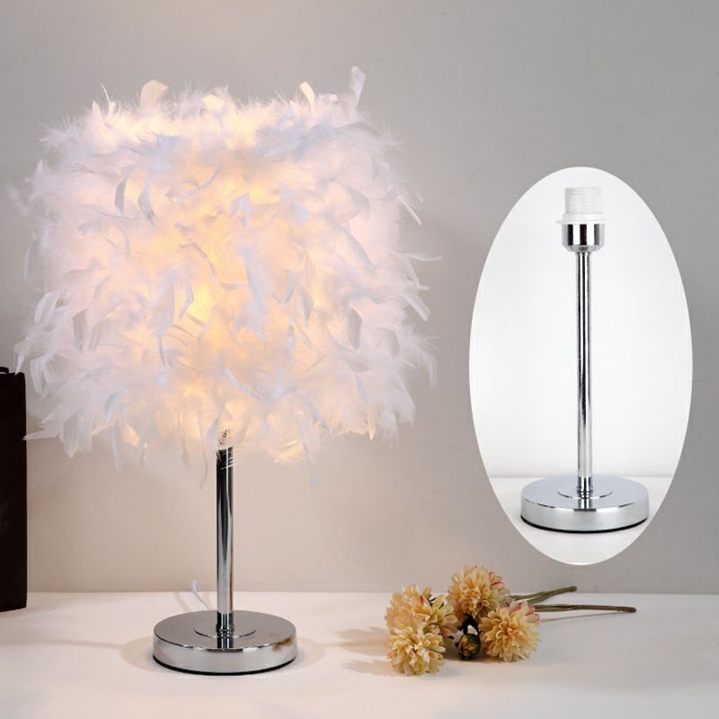 Cylindre Plume Nightstand lampe Arttics Single Nickel Table Éclairage pour chambre à coucher