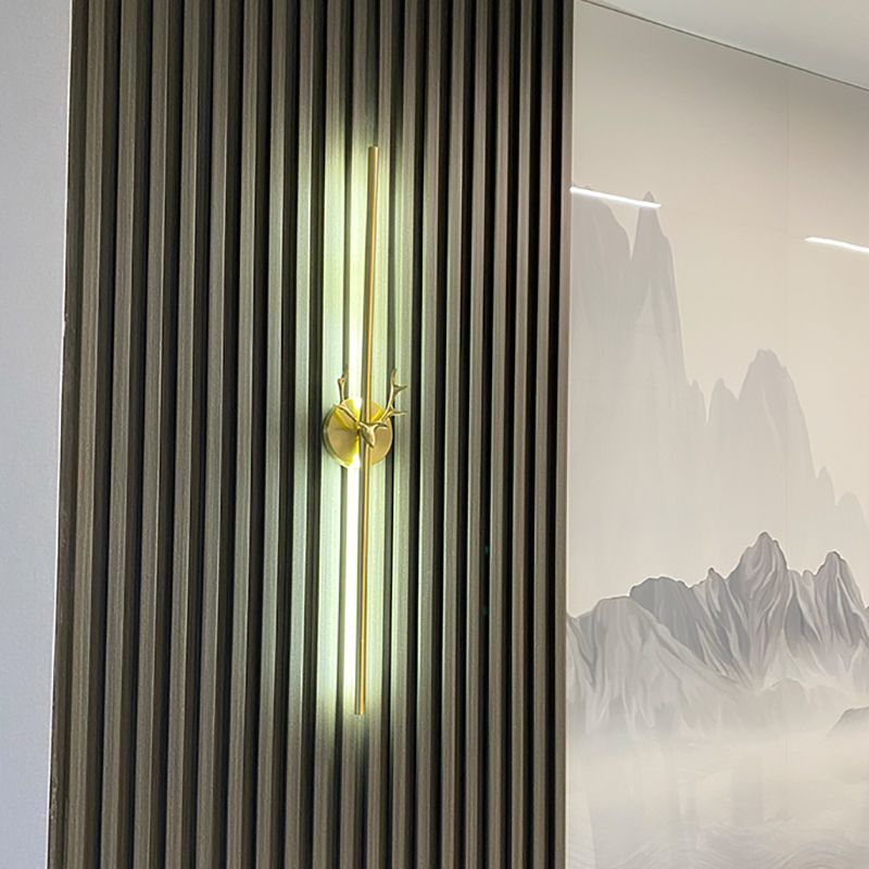Nordic Gold Wall Light Straight Shape LED Wall Sconce with Brass for Living Room