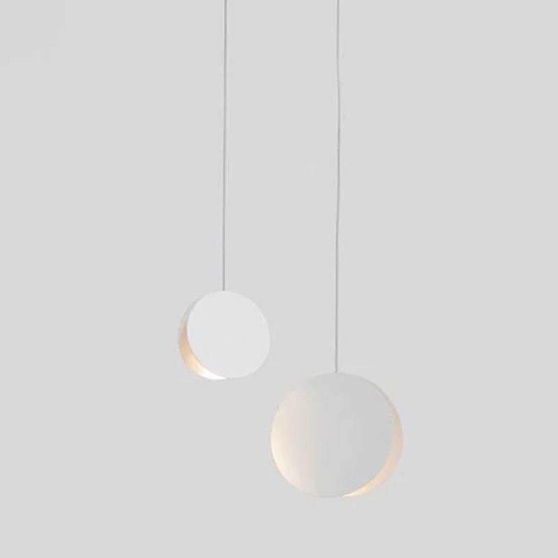 Creatieve ronde metalen stukken hangende lamp enkele lamp postmoderne stijl verlichtingsarmatuur voor de gangpad van de gang