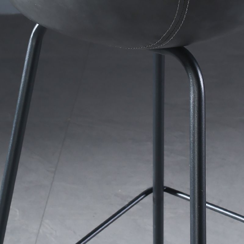 Barhocker im Industriestil mit Eisenbeinen, Schalensitz für die Küchenbar