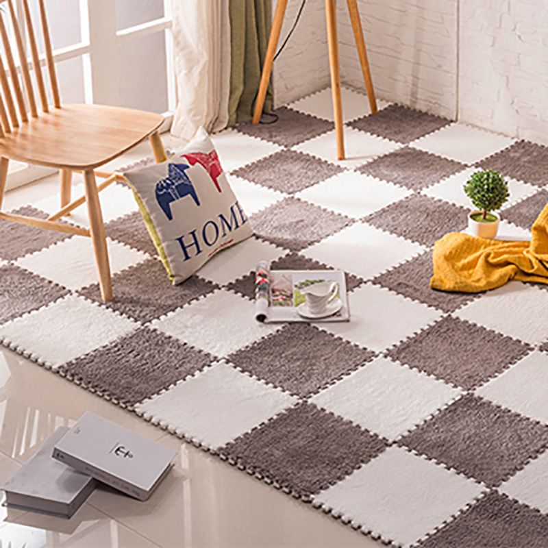Indoor Carpet Tiles Color Block Interlocking Stain Resistant Carpet Tiles