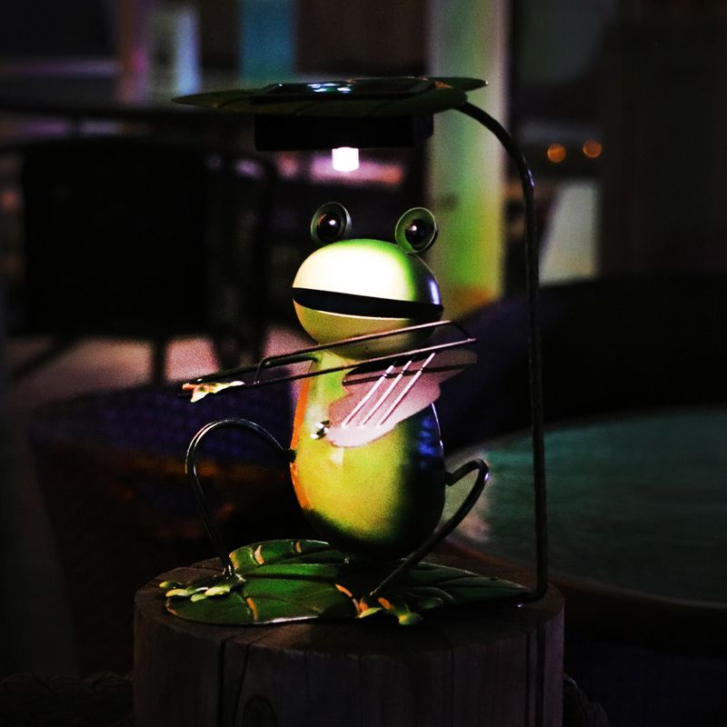 Frog and Violin/Guitar/Crown Solar Lamp Countryside Metal Green LED Ground Lighting for Garden