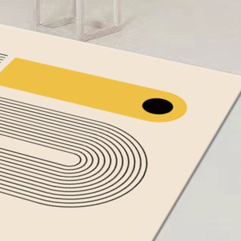 Modern Yellow Rug Polyester Circle Rug Tear Resistant Rug for Living Room