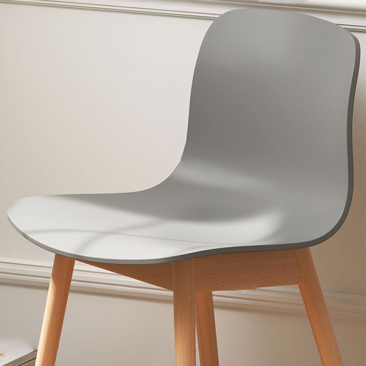 Silla de cafetería escandinava de madera Parsons Silla de comedor con acabado mate (juego de 4)
