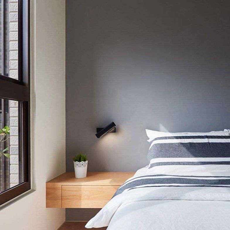 Luz de pared LED rectangular de hierro forjado en una moderna lámpara de pared giratoria de madera de estilo conciso con sombra acrílica