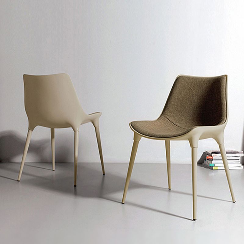 Eigentijdse stijl eetstoelen keukenarmloze zijstoelen met metalen benen