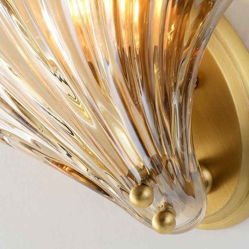 Traditional Scalloped Wall Mount Lighting Clear Glass 1 Head Wall Mounted Lamp in Brass