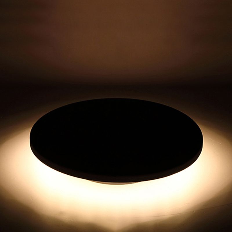 Round Solar Lawn Light Black Waterproof Light with Metal for Courtyard