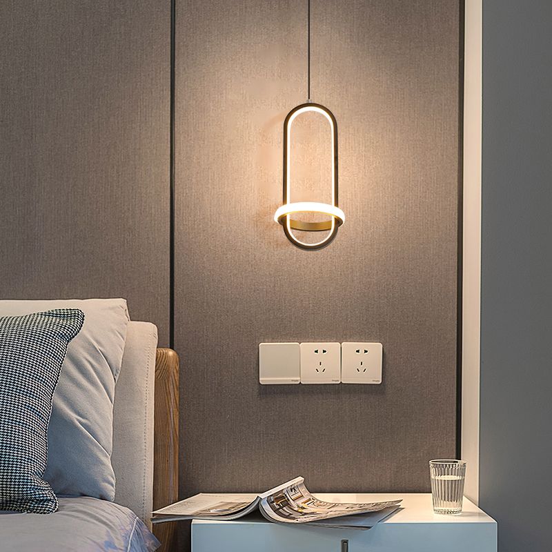 Aluminium LED Hanging Light dans un style concis moderne en fer forgé, une lumière suspendue géométrique avec une teinte en silicone