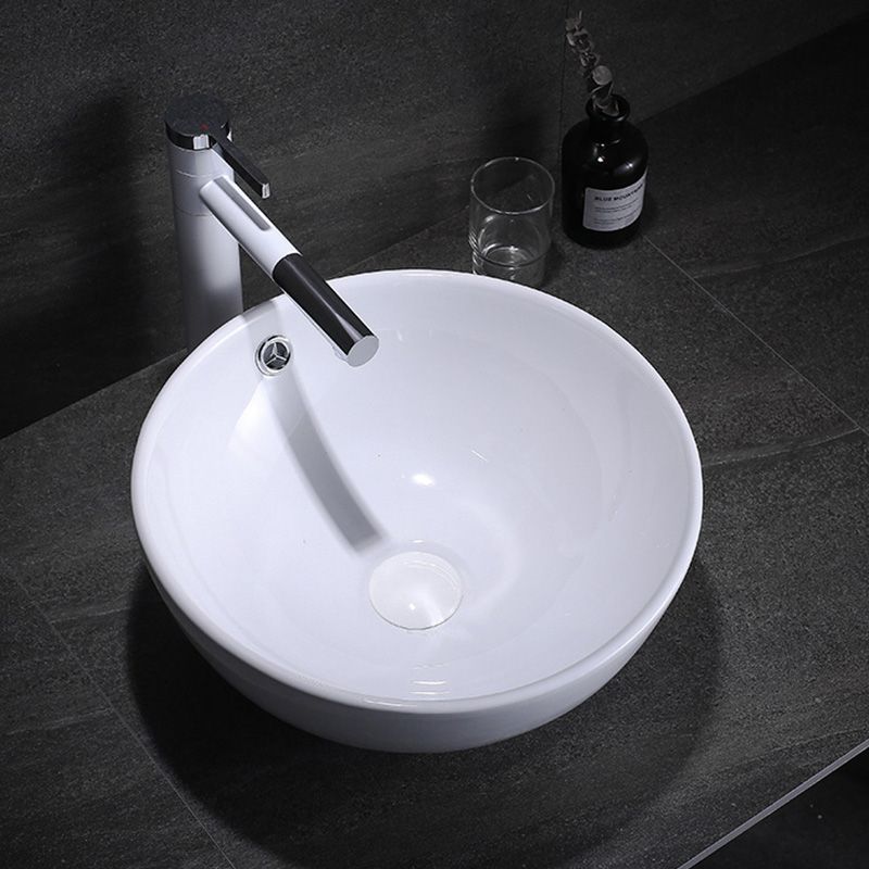 Modern Bathroom Sink with Pop-Up Drain Porcelain Round Vessel Lavatory Sink