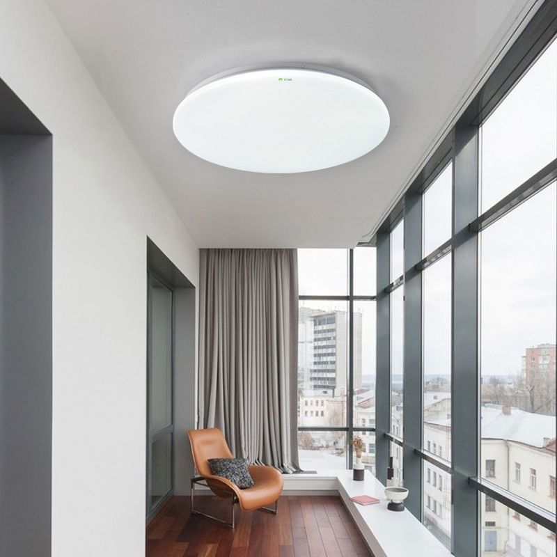 Luminaria de techo LED simplista con montaje empotrado para sala de reuniones de oficina