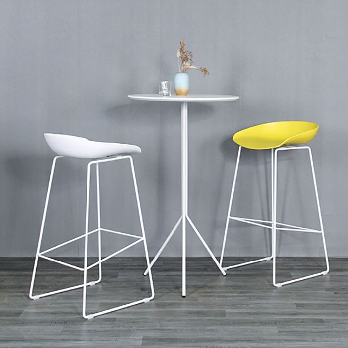 Scandinavian Plastic Bar Stools Footrest Indoor Counter Stool with Metal Legs