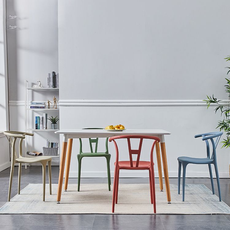 Chaise de salle à manger en plastique de style moderne, chaise d'appoint empilable sans accoudoirs pour la cuisine