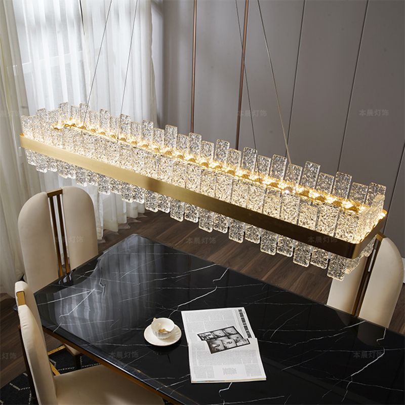 Illuminazione dell'isola rettangolare cristallina increspata luce a led oro minimalista per cena