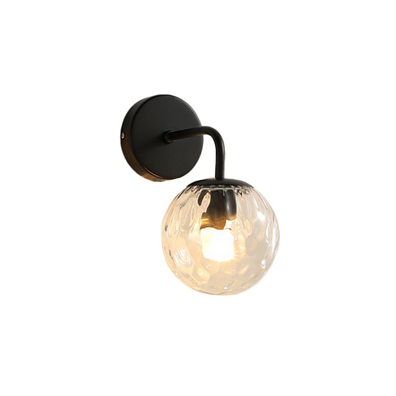 Kogelvormige wandlamp Minimalistisch heldere kabbelende glas 1-licht slaapkamer muur gemonteerde verlichting met gebogen arm in zwart/goud