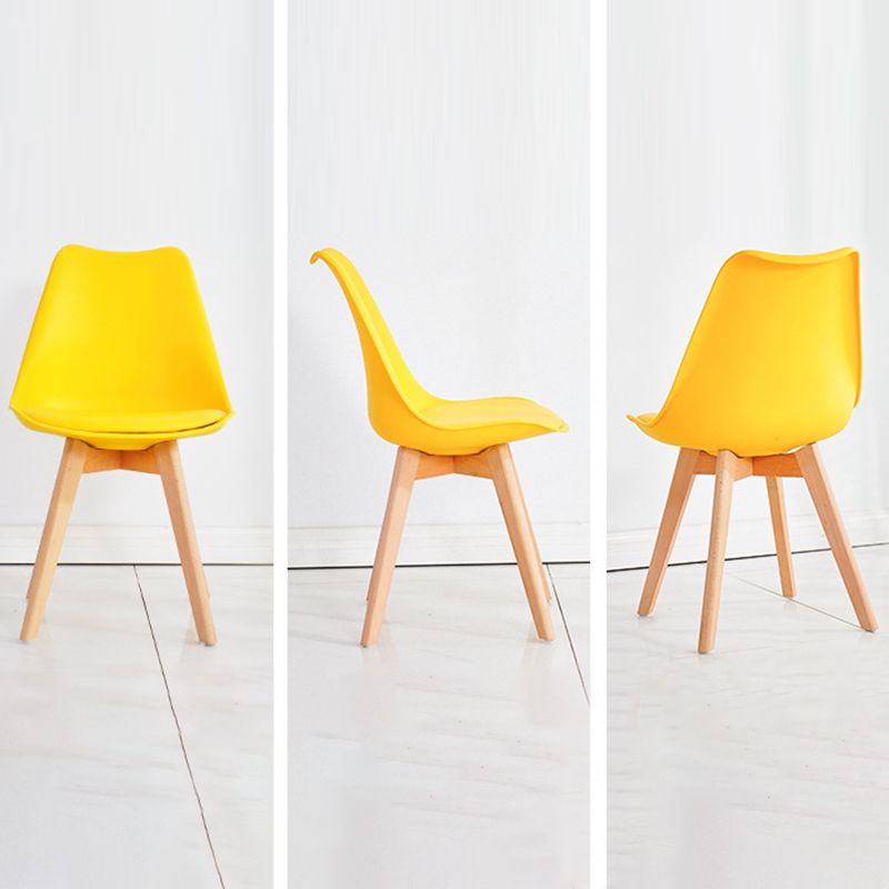 Sala da pranzo in stile glam sedia late