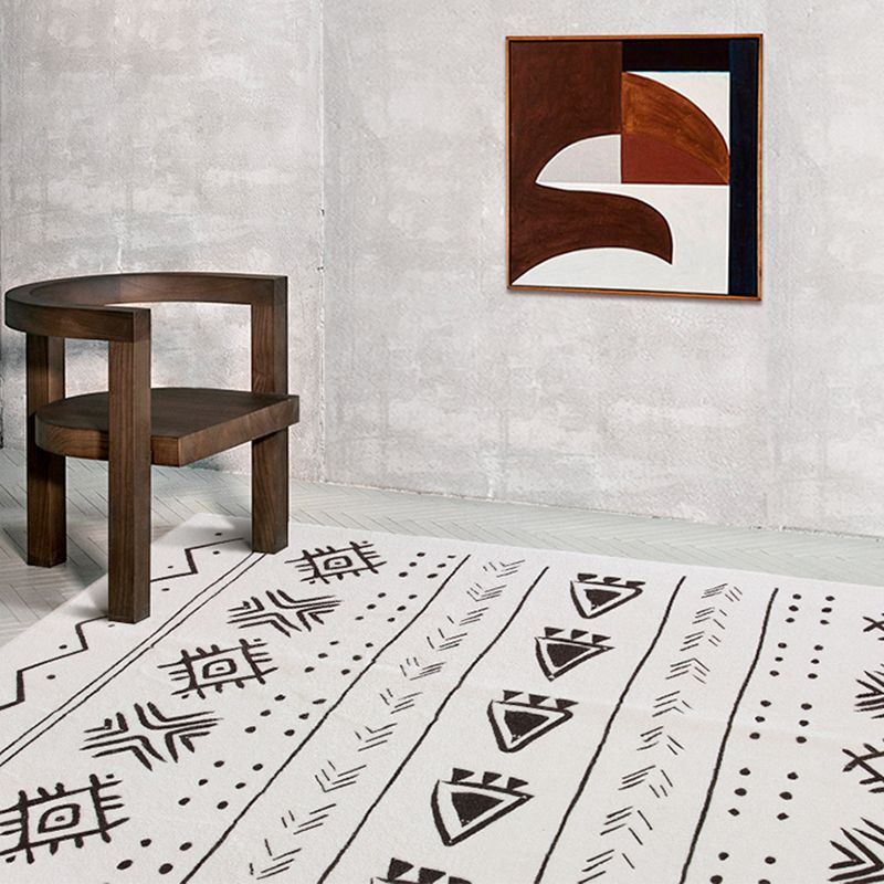 White Southwestern Area Rug Tribal Print Polypropylene Rug Anti-Slip Backing Carpet for Home Decor