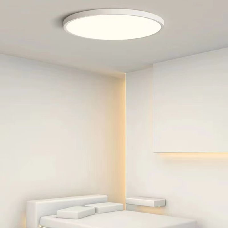 Modern Circular Flush Ceiling Light Metal Flush Mount Lighting in White