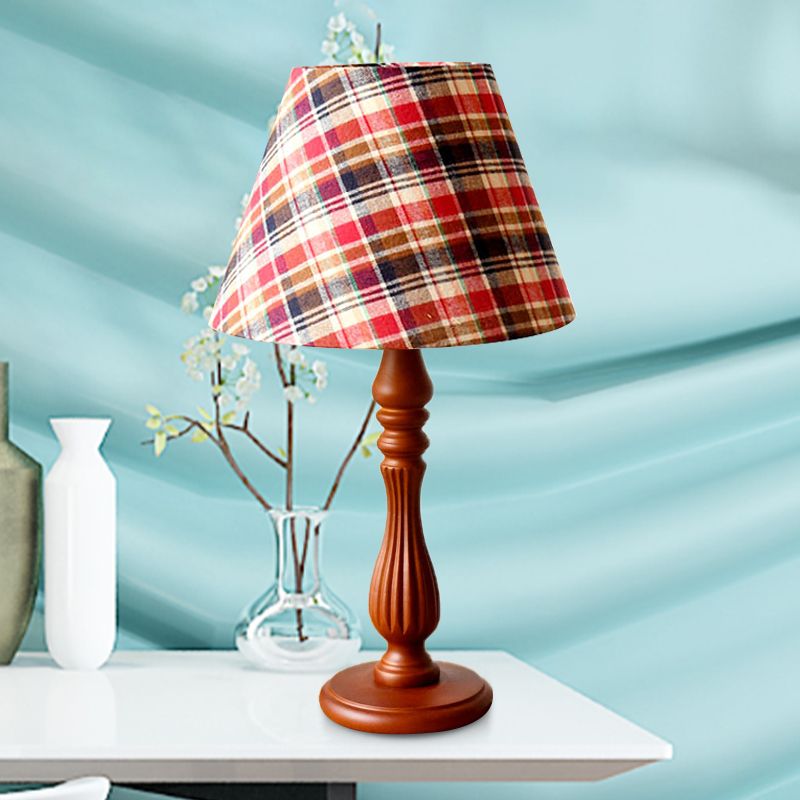 Rood/blauw/groen 1 lichte taakverlichting klassieke stof vat vorm nachttafellamp voor slaapkamer met houten basis