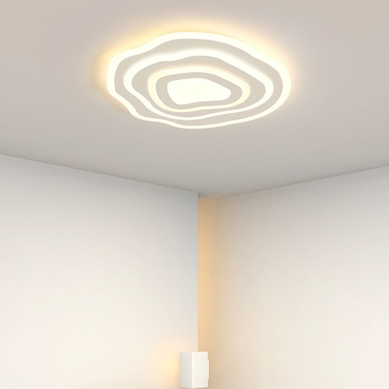 Contemporary Irregular Flush Light Metal 1 Light Flush Mount Ceiling Fixture in White