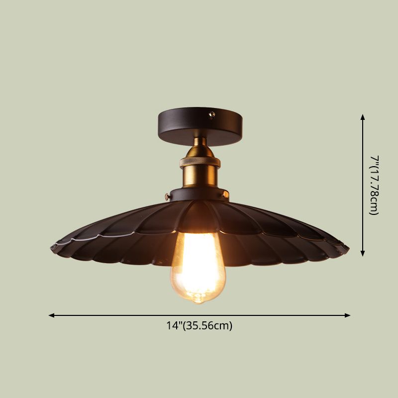 Luz de techo festoneada de metal para restaurante industrial cerca de la luz de techo en negro