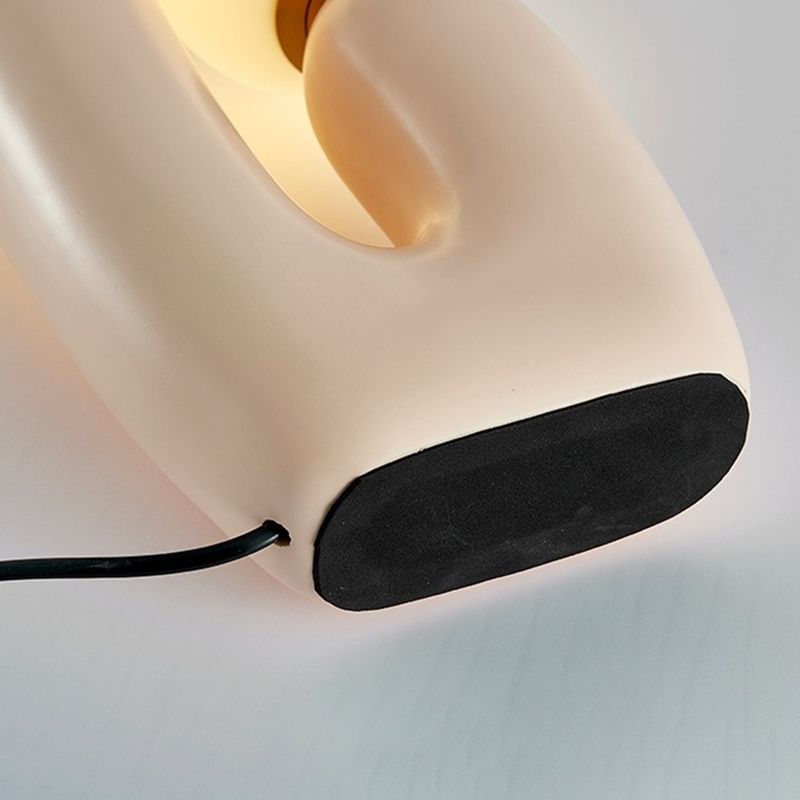 Lumière de table rose à 2 lumières dans la lampe de table en résine laquée de style créatif moderne avec nuance de verre globe
