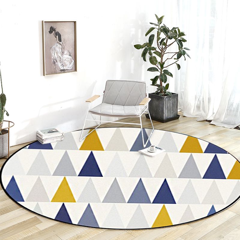 Ivory Bedroom Rug Modern Geometric Triangle Pattern Area Rug Polyester Anti-Slip Backing Carpet