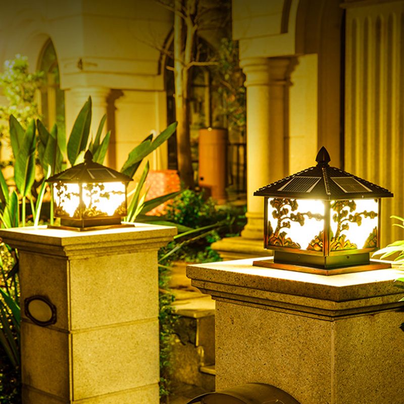 Metal LED Solar Lighting Fixture with Acrylic Shade for Garden